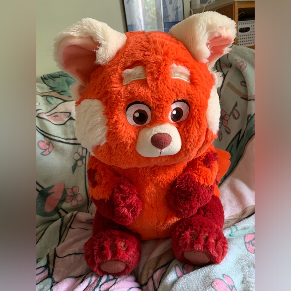 Turning Red Disney Store Pixar Mei red panda large plush